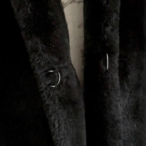 Talbots Womens  Black Plush Faux Fur Pockets Lined Vest Size S/M - Picture 10 of 15